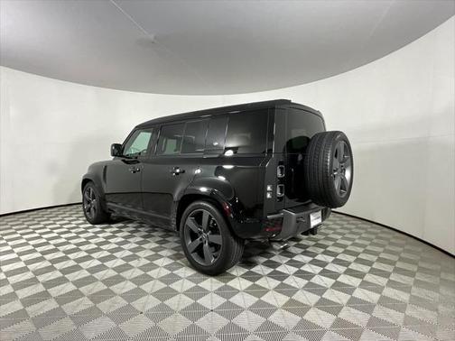 2023 Land Rover Defender 110 V8