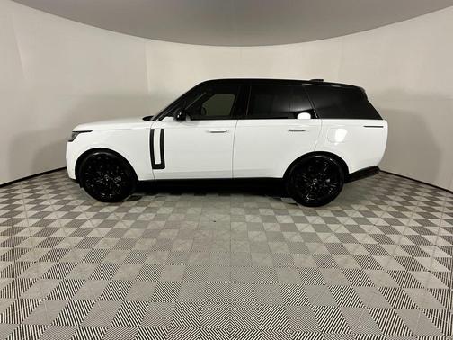 2025 Land Rover Range Rover P550e SE