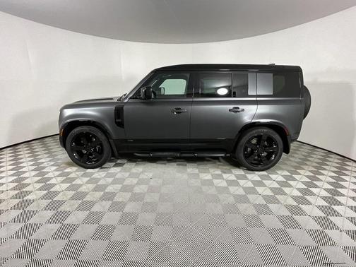 2026 Land Rover Defender 110 V8