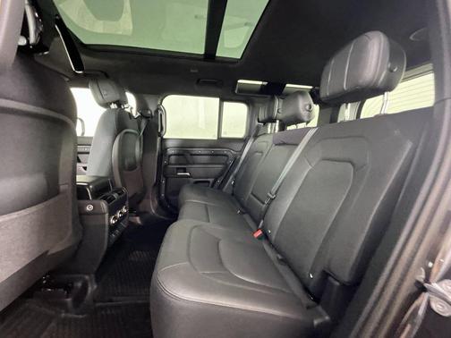 2026 Land Rover Defender 110 V8