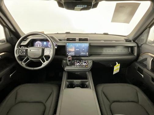 2025 Land Rover Defender 130 P400 S