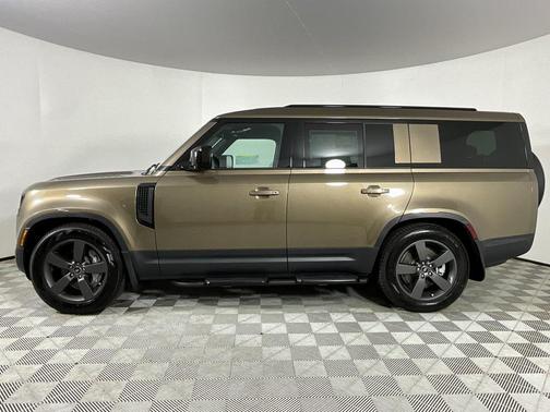 2025 Land Rover Defender 130 P400 S