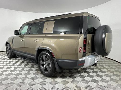 2025 Land Rover Defender 130 P400 S