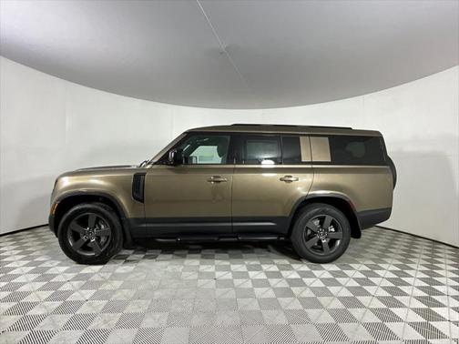 2025 Land Rover Defender 130 P400 S