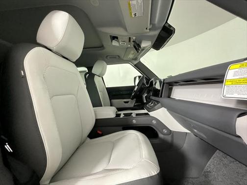 2025 Land Rover Defender 110 P300