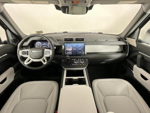 2025 Land Rover Defender 110 P300