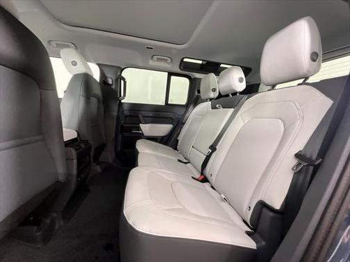 2025 Land Rover Defender 110 P300