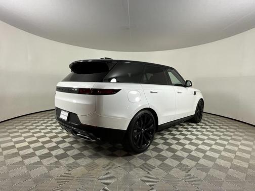 2025 Land Rover Range Rover Sport SE