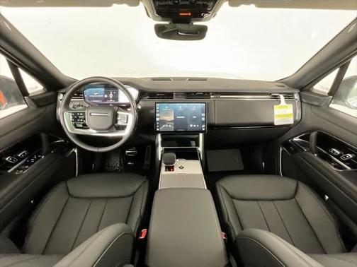 2025 Land Rover Range Rover P530 SE