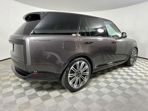 Charente Grey Prem Met 2026 Land Rover Range Rover P400 SE
