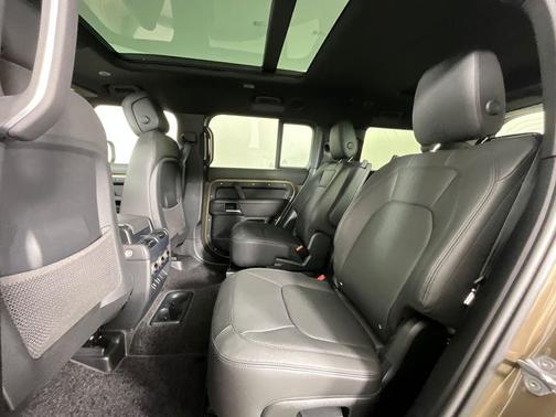 Gondwana Stone Metallic 2026 Land Rover Defender X-Dynamic SE