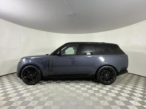 2025 Land Rover Range Rover P530 SE