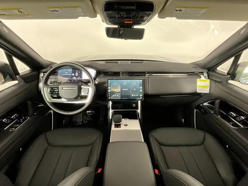 2026 Land Rover Range Rover P400 SE