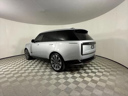 2023 Land Rover Range Rover P530 SE