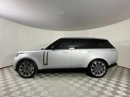 2023 Land Rover Range Rover P530 SE