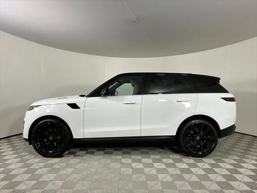 2025 Land Rover Range Rover Sport SE