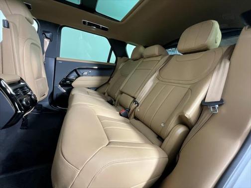 2025 Land Rover Range Rover Sport SE