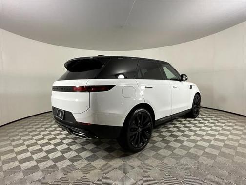 2025 Land Rover Range Rover Sport SE