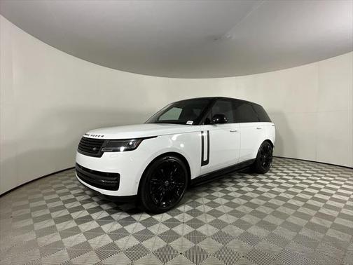 2025 Land Rover Range Rover P400 SE