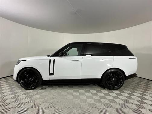 2025 Land Rover Range Rover P400 SE