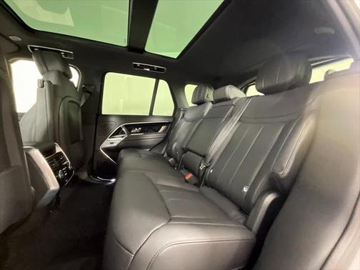 2025 Land Rover Range Rover P400 SE