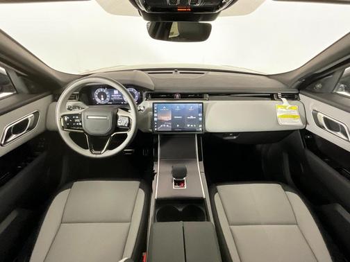 2026 Land Rover Range Rover Velar P400 Dynamic SE