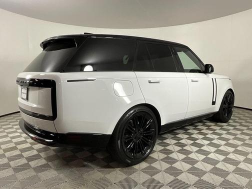 2026 Land Rover Range Rover P400 SE