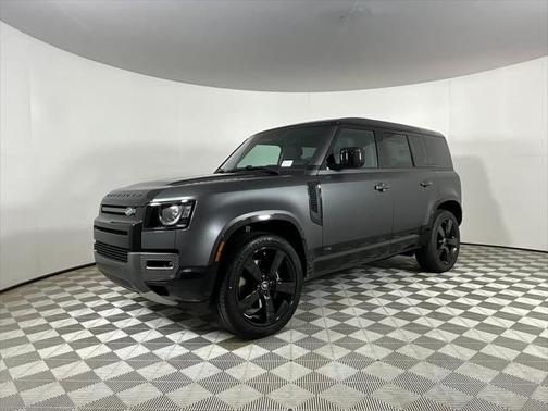 2025 Land Rover Defender 110 V8
