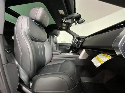 2025 Land Rover Range Rover P530 SE