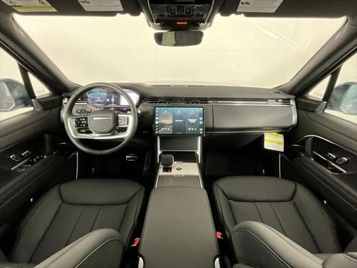 2025 Land Rover Range Rover P530 SE