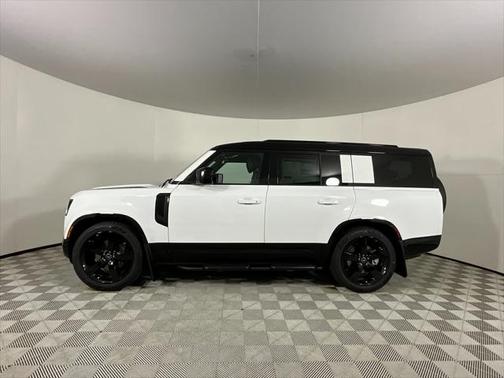 2025 Land Rover Defender 130 P400 X-Dynamic SE