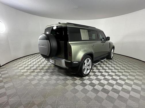 2023 Land Rover Defender 110 SE