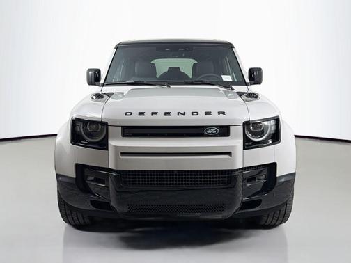 Borasco Grey Metallic 2026 Land Rover Defender P400 X-Dynamic SE