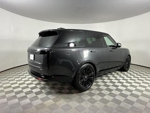2025 Land Rover Range Rover P530 SE
