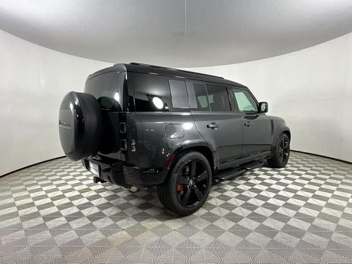 2025 Land Rover Defender 110 P400 X