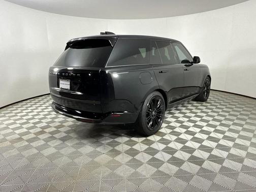 2025 Land Rover Range Rover P530 SE