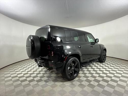 2025 Land Rover Defender 110 P500 X-Dynamic SE