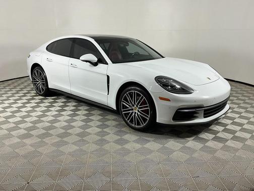 2017 Porsche Panamera 4S