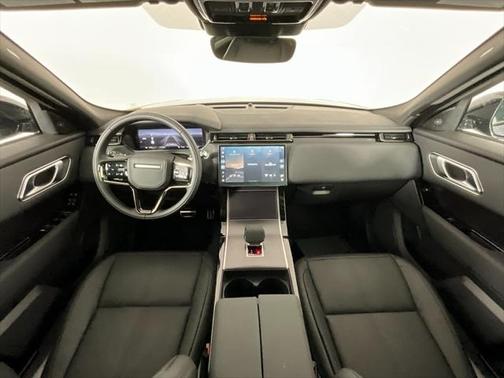 2026 Land Rover Range Rover Velar P250 SE R-Dynamic