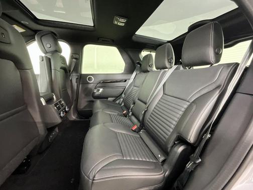 2026 Land Rover Discovery S