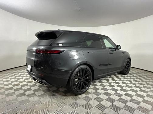 2025 Land Rover Range Rover Sport SE