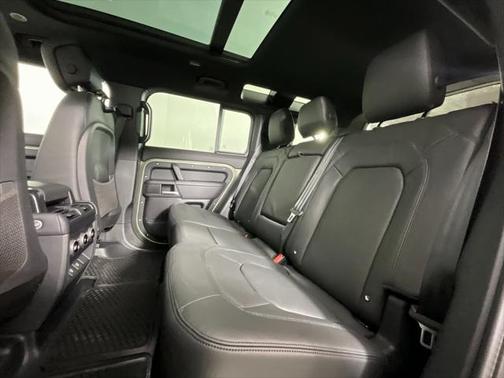 2025 Land Rover Defender 110 P400 S