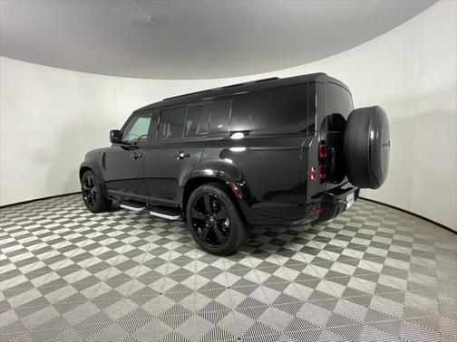 2023 Land Rover Defender 130 X-Dynamic SE