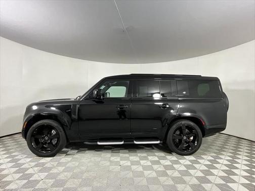 2023 Land Rover Defender 130 X-Dynamic SE