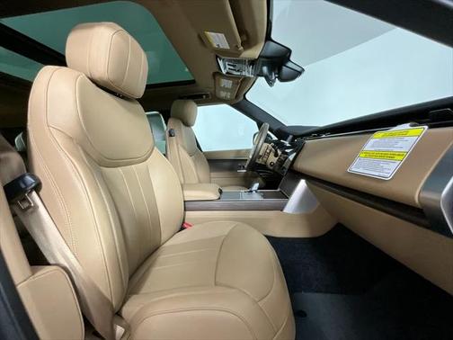 2025 Land Rover Range Rover P400 SE