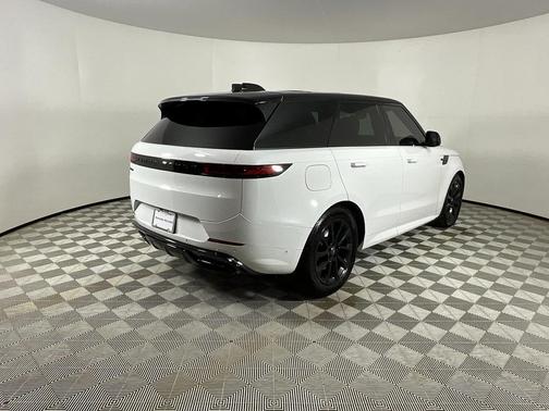 2024 Land Rover Range Rover Sport SE