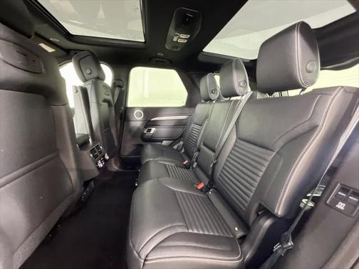 2025 Land Rover Discovery P360 Dynamic SE