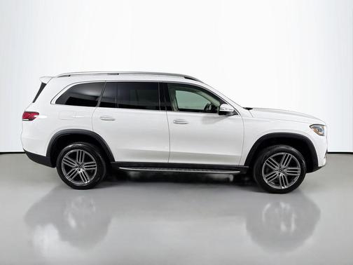 White 2022 Mercedes-Benz GLS 450 4MATIC