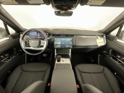 2025 Land Rover Range Rover P400 SE 7 Seat