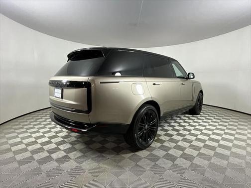 2025 Land Rover Range Rover P400 SE 7 Seat
